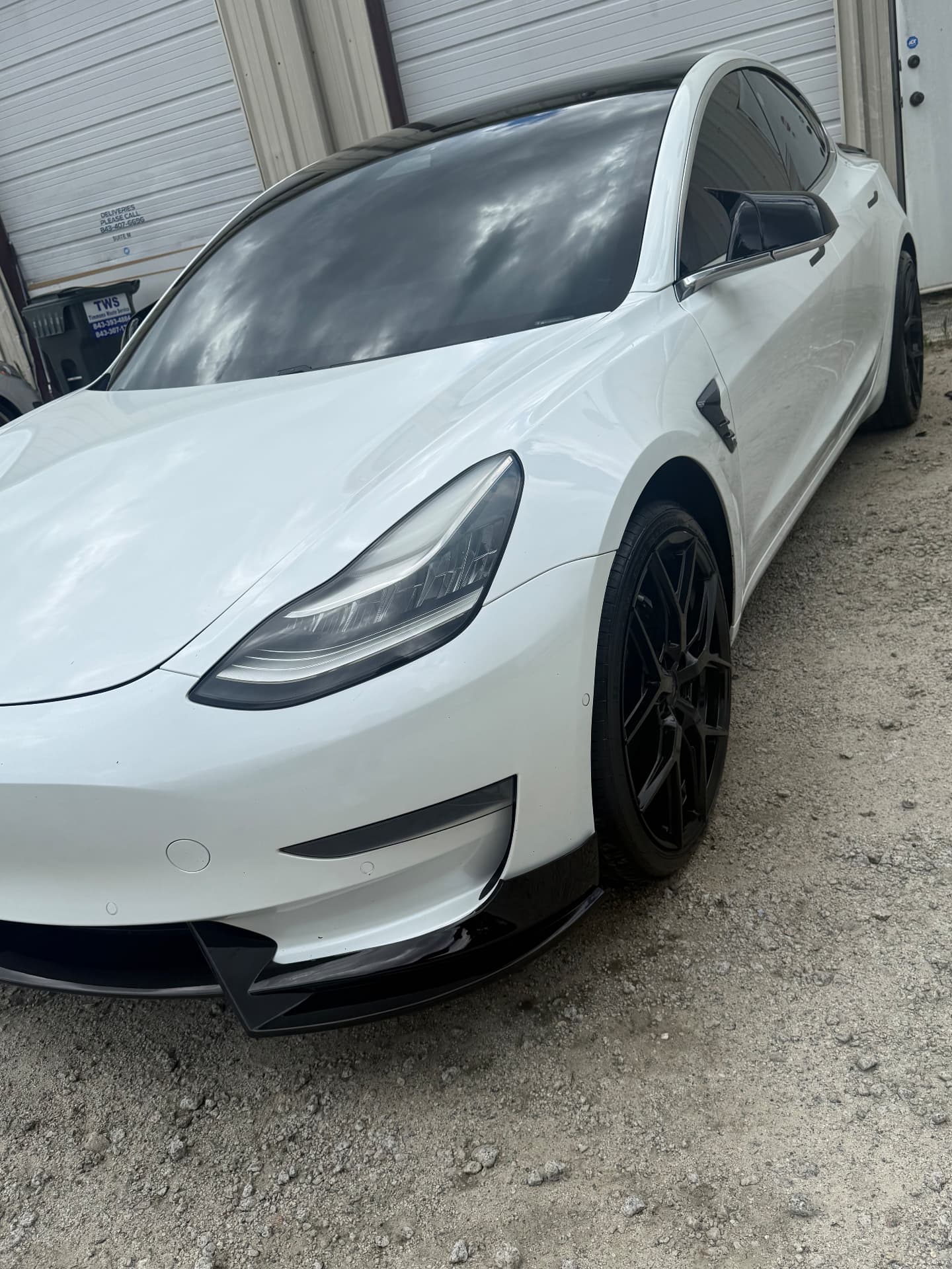 Tesla Model 3 — photo 1 of 5
