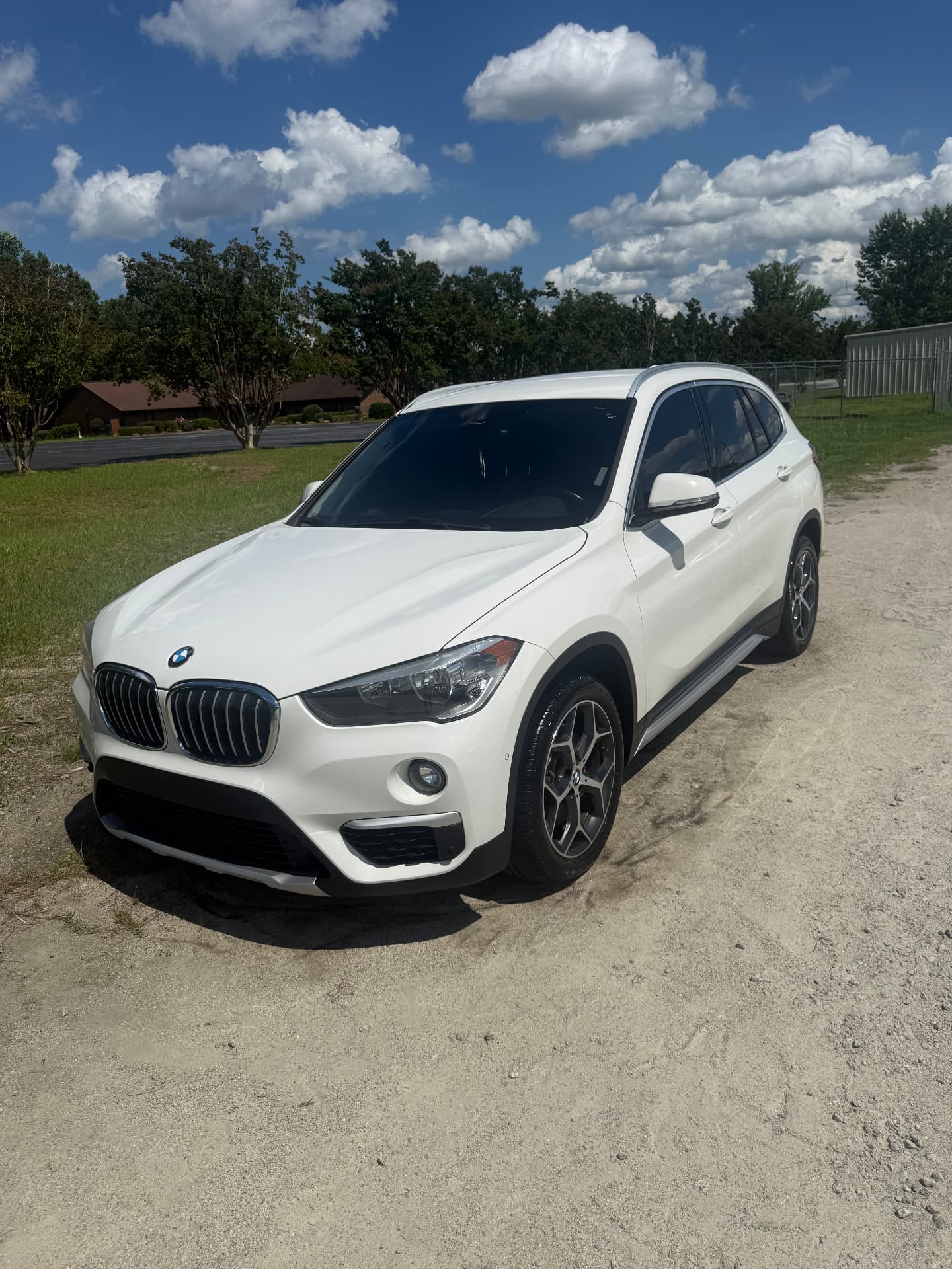 BMW X1 — photo 1 of 5